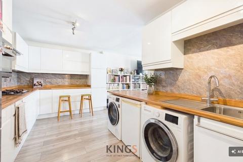 4 bedroom semi-detached house for sale, Windmore Avenue, Potters Bar EN6