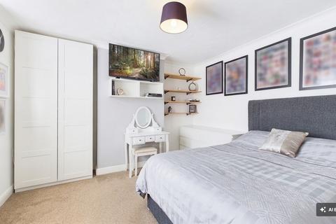 4 bedroom semi-detached house for sale, Windmore Avenue, Potters Bar EN6
