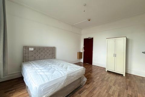 1 bed house for rent in Cargate Avenue, Aldershot GU11
