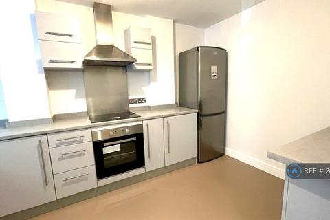 2 bedroom flat to rent, Admirals House, Southsea, PO4