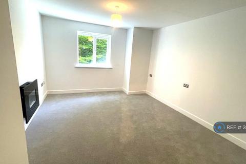 2 bedroom flat to rent, Admirals House, Southsea, PO4