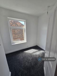 4 bedroom end of terrace house to rent, Frodsham Street, Hull, HU9