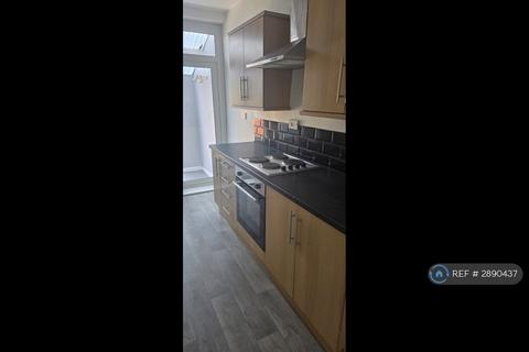 3 bedroom terraced house to rent, Highgate Road, Portsmouth, PO3