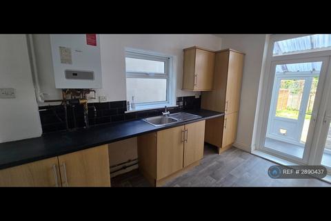3 bedroom terraced house to rent, Highgate Road, Portsmouth, PO3