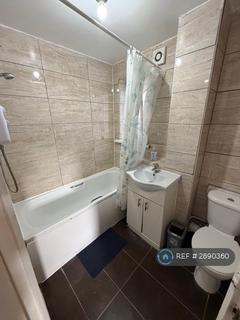2 bedroom flat to rent, Old Park Mews, Hounslow, TW5