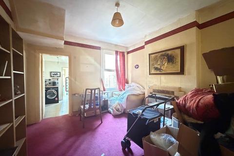 3 bedroom semi-detached house for sale, Woodside Crescent, Sidcup