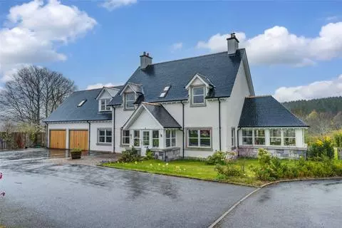 5 bedroom detached house for sale