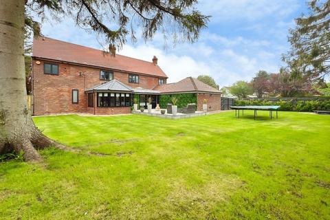 4 bedroom detached house for sale, Whinfell Road, Ponteland NE20
