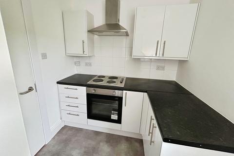 1 bedroom apartment to rent, High Street, Fleur De Lis,