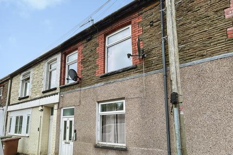 1 bedroom apartment to rent, High Street, Fleur De Lis,