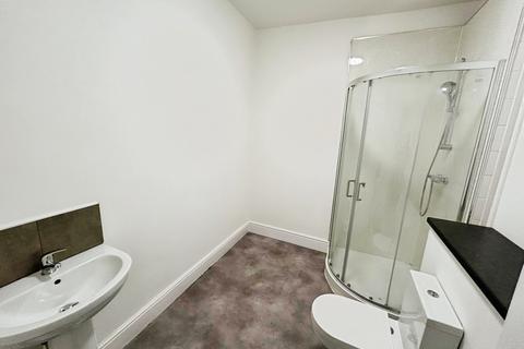1 bedroom apartment to rent, High Street, Fleur De Lis,