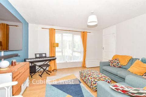 3 bedroom terraced house for sale, Ledbury Road, Portsmouth PO6