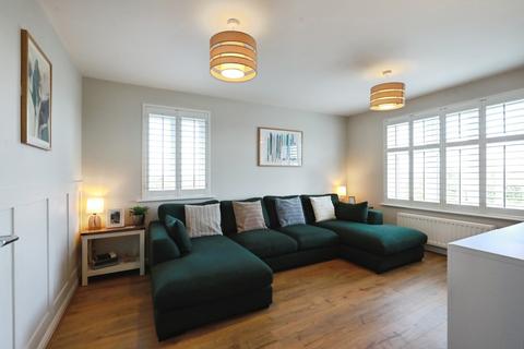 3 bedroom detached house for sale, Robins Lane, Southam, CV47