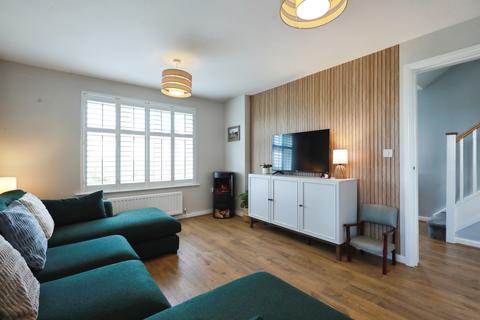 3 bedroom detached house for sale, Robins Lane, Southam, CV47