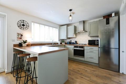 3 bedroom detached house for sale, Robins Lane, Southam, CV47