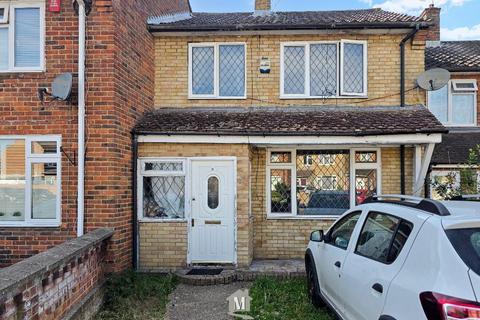3 bedroom house for sale - Aldridge Road, Slough, Buckinghamshire, SL2 1TJ