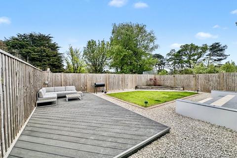 4 bedroom detached house for sale, Guest Avenue, Poole, BH12