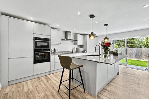 4 bedroom detached house for sale, Guest Avenue, Poole, BH12