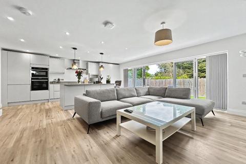 4 bedroom detached house for sale, Guest Avenue, Poole, BH12