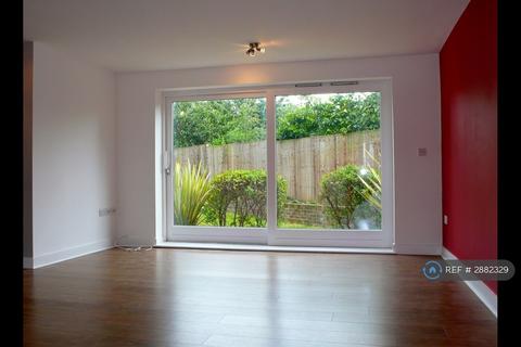 2 bedroom flat to rent, Balham, London, SW12
