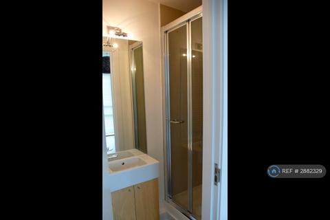 2 bedroom flat to rent, Balham, London, SW12