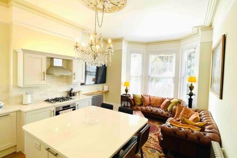 2 bedroom apartment for sale, Southgrove Road, Ventnor