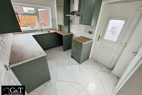 3 bedroom semi-detached house to rent, Catesby Drive, Kingswinford
