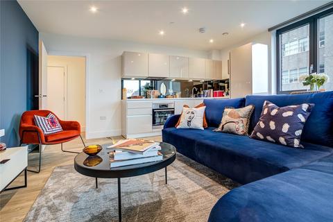 2 bedroom flat to rent, Windsor House, Staines-Upon-Thames TW18