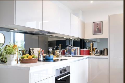 2 bedroom flat to rent, Windsor House, Staines-Upon-Thames TW18
