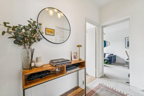 1 bedroom flat for sale, Trinity Road, London SW17