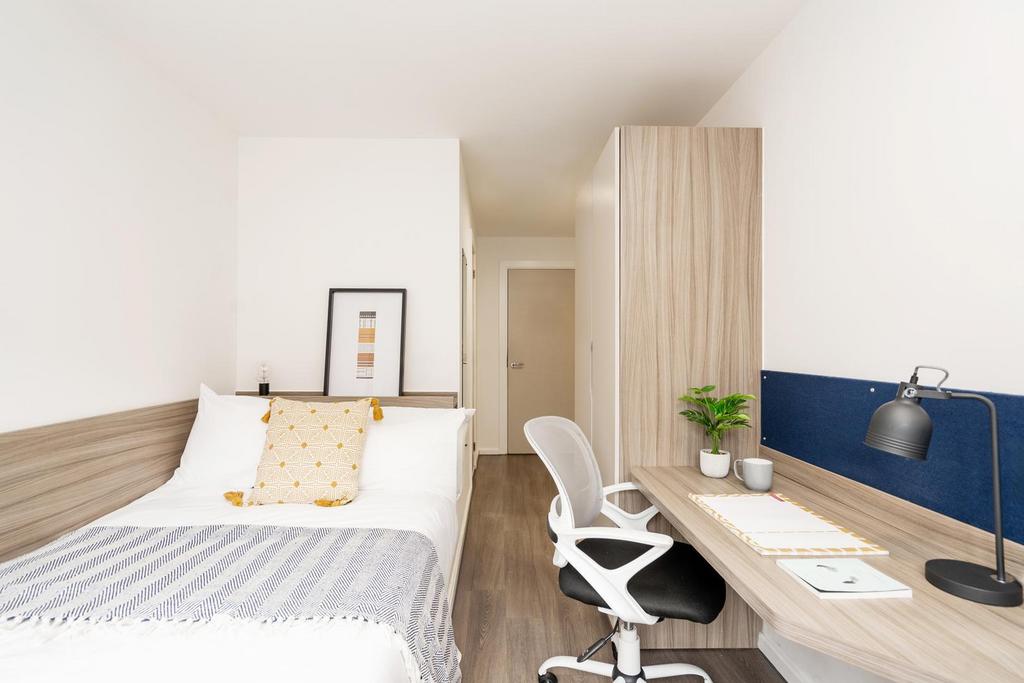 Apartment in Sheffield, City Centre, South Yorkshire - View 5