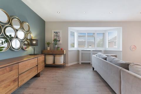 3 bedroom flat for sale, Anglesea Road, Kingston Upon Thames KT1