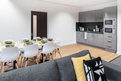 1 bedroom in a flat share to rent, The Oaks, Warwick CV4