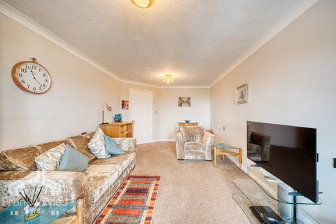 1 bedroom flat for sale, Flat 12, Lystra Court 103-107, South Promenade, Lytham St. Annes, Lancashire
