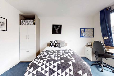 Studio to rent, West Park Place, Edinburgh EH11