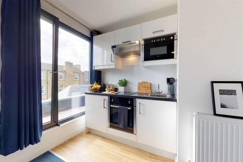 Studio to rent, West Park Place, Edinburgh EH11