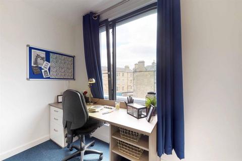 Studio to rent, West Park Place, Edinburgh EH11