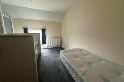 Studio to rent, Carholme Road, Lincoln, LN1