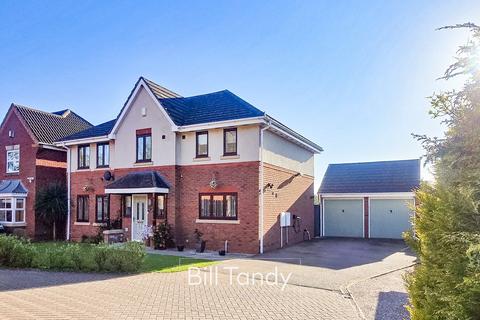 4 bedroom detached house for sale, Gettings Close, Burntwood, WS7