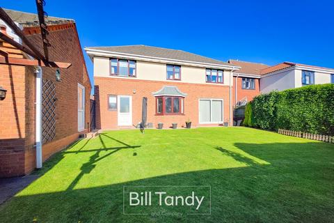 4 bedroom detached house for sale, Gettings Close, Burntwood, WS7