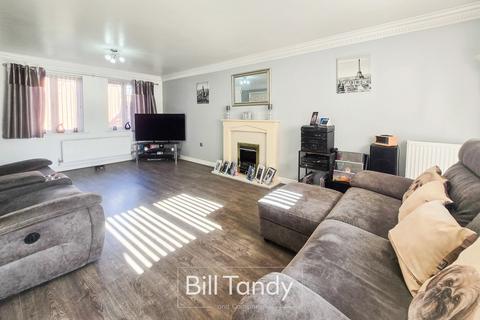 4 bedroom detached house for sale, Gettings Close, Burntwood, WS7