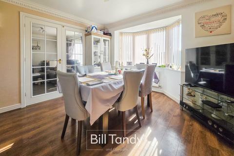 4 bedroom detached house for sale, Gettings Close, Burntwood, WS7