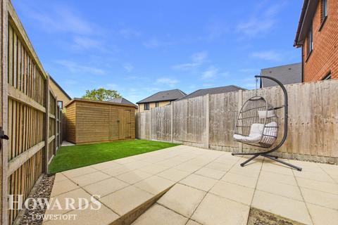 2 bedroom semi-detached house for sale, Lime Avenue, Oulton