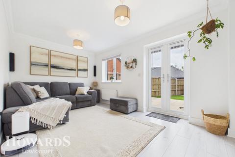 2 bedroom semi-detached house for sale, Lime Avenue, Oulton
