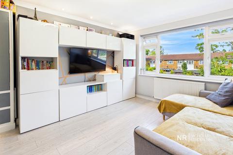 2 bedroom maisonette for sale, West Ewell KT19