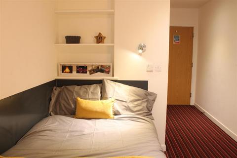 undefined, Oxford Street, Leicester LE1