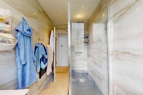 4 bedroom flat to rent, Raynham, Norfolk Crescent, London W2