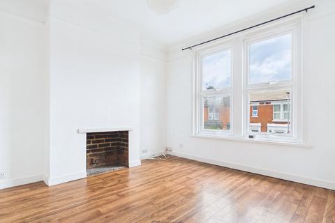 2 bedroom flat to rent, Francis Avenue, Southsea, PO4