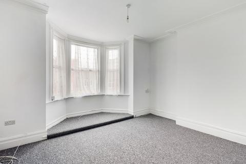 1 bedroom flat to rent, Granada Road, Southsea, PO4