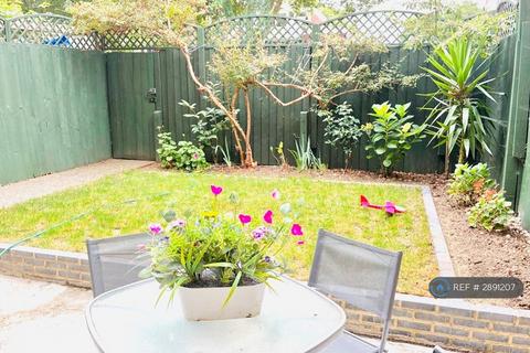 4 bedroom maisonette to rent, Earlsferry Way, London, N1